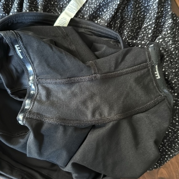 Lululemon Circuit Breaker Skirt II Size 6 Tall Like New - Picture 6 of 7
